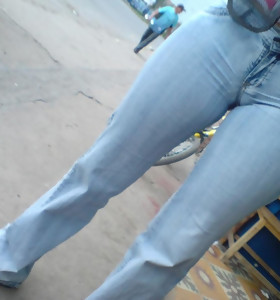 Big bum cuties in jeans